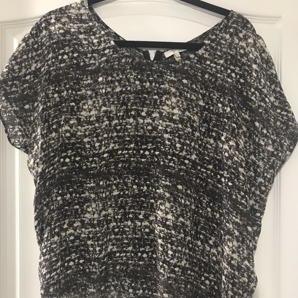 JOIE HOOK BACK SHORT SLEEVE BLOUSE